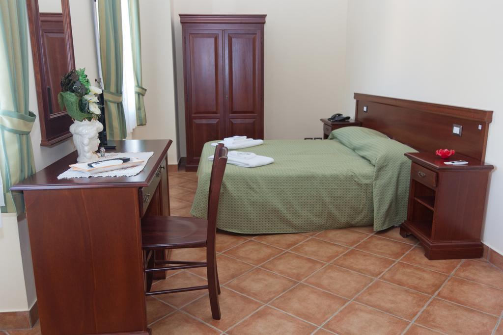 Agriturismo Valle Dell'Etna Roccella Valdemone Стая снимка